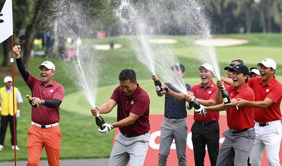 Tám chiều của một vòng golf: Khi dữ liệu im lặng, người phân tích nói gì?