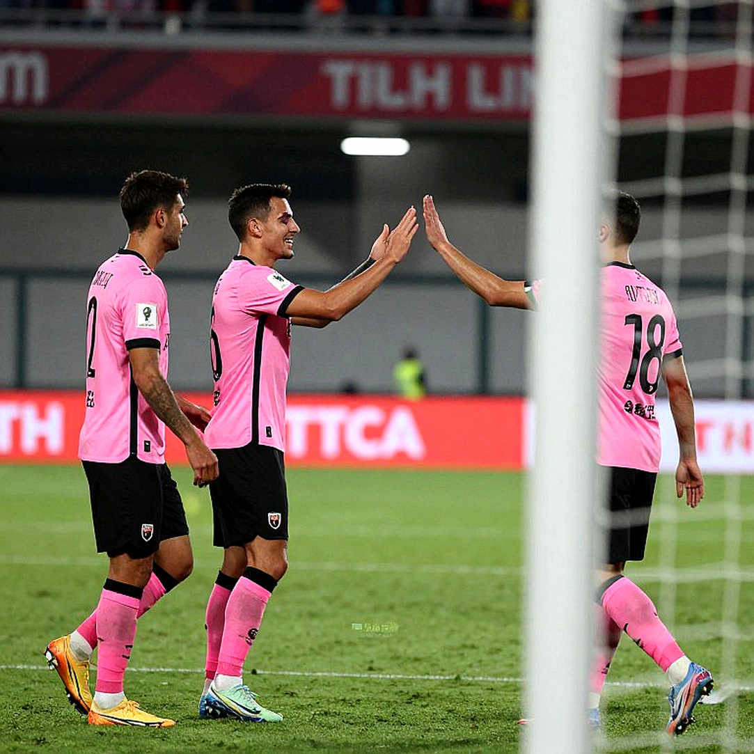 When the Stadium Empties: The Financial Equation Behind Vietnamese Football's Trophy Hunger