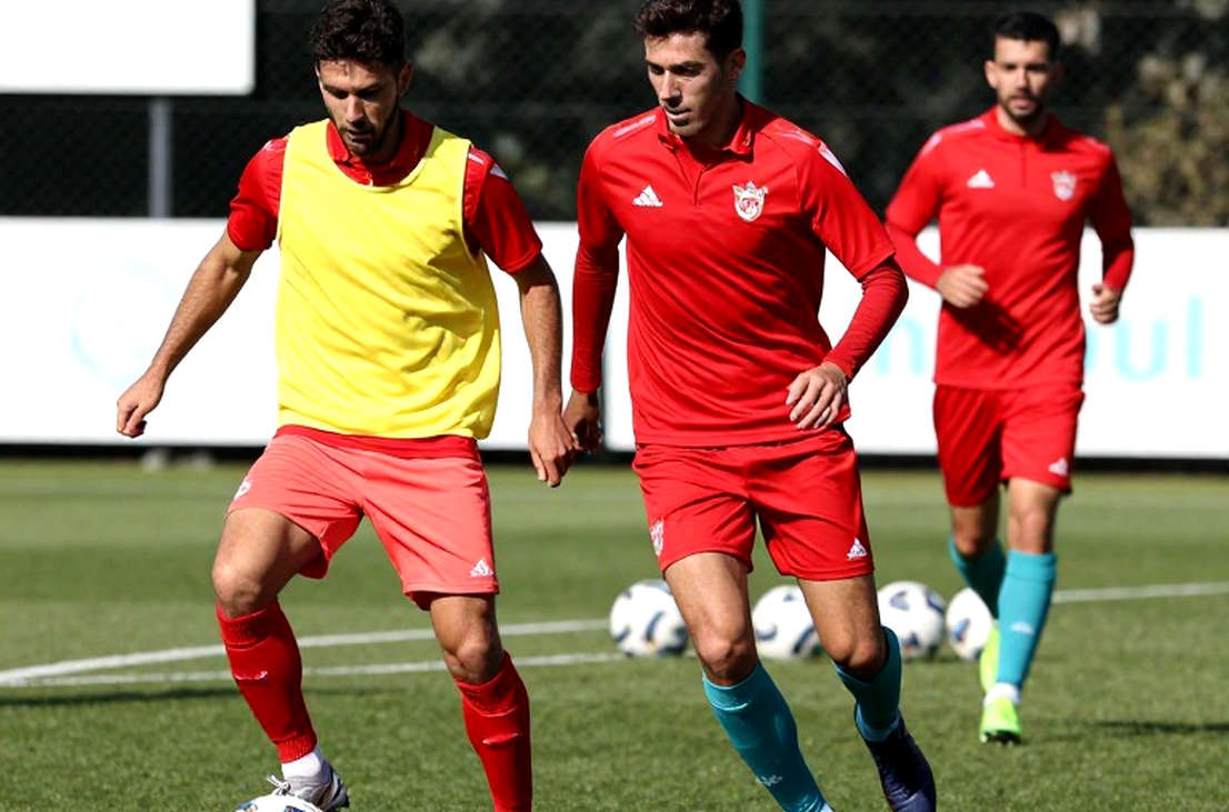 Barcelona ký Dany Freire 16 tuổi: La Masia vừa mua một quyền chọn 3 năm, không mua một ngôi sao Barcelona ký Dany Freire 16 tuổi: La Masia vừa mua một quyền chọn 3 năm, không mua một ngôi sao