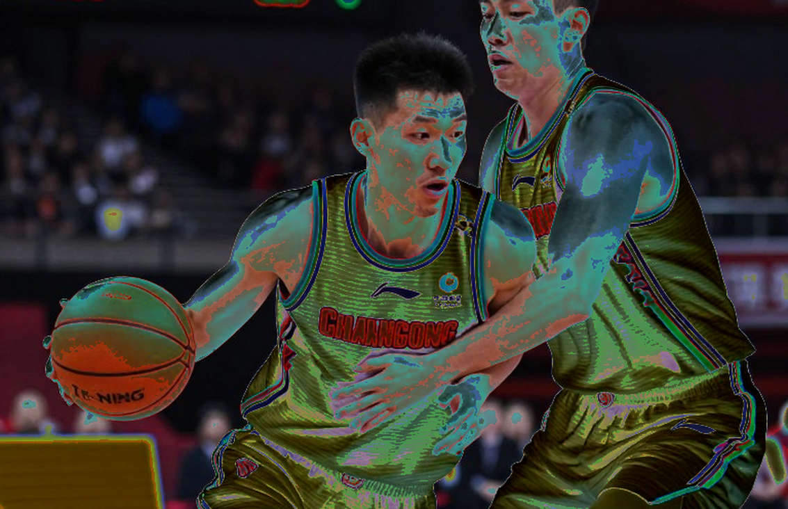 Knicks tạm dừng bán vé sau lỗi định giá: bài học quản trị nhu cầu hậu vô địch