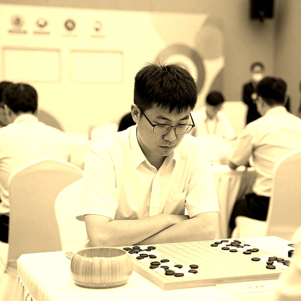 Yağız Kaan Erdoğmuş: 8/10 bất bại tại Olympiad cờ vua 2026 và những con số cần được kiểm chứng