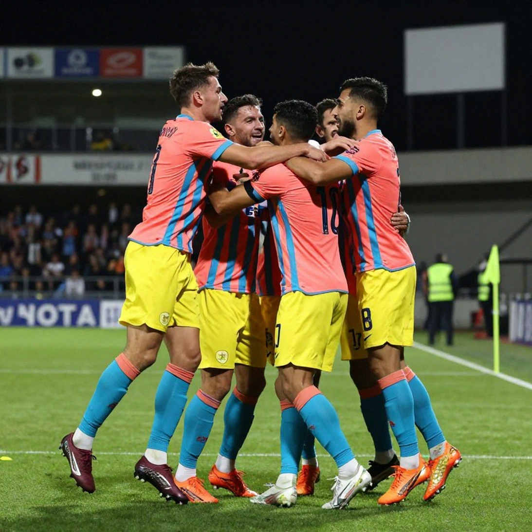 Mike Dean admits 'playing games' during matches: When the whistle becomes a personal joke Mike Dean admits 'playing games' during matches: When the whistle becomes a personal joke