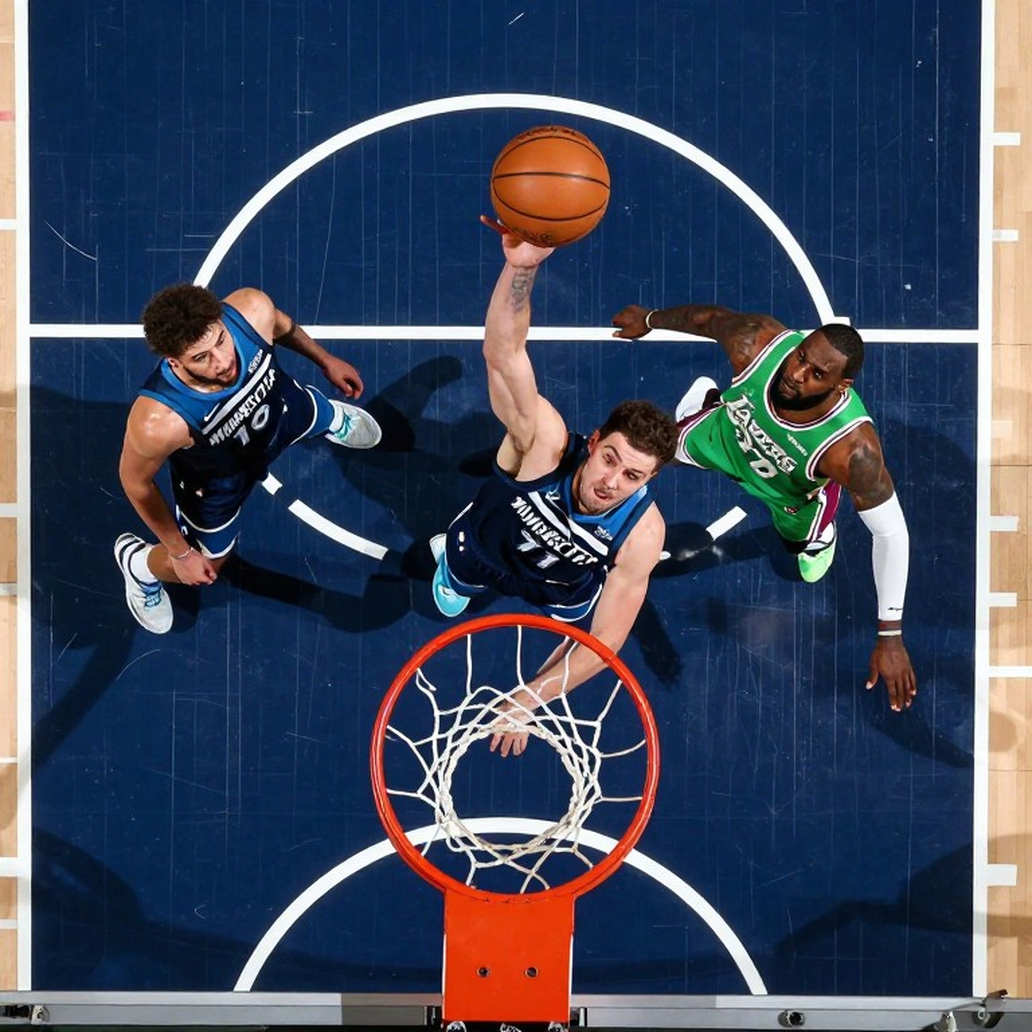 Doncic trở lại sau nửa năm: mười sáu phút, hai mươi mốt điểm và một mùa giải còn bỏ ngỏ