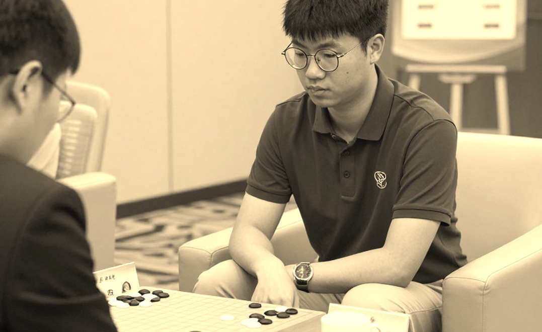 Bí ẩn tiêu đề John Donaldson – Bobby Fischer trong video của HLV Mikhalchishin về khai cuộc Scotch