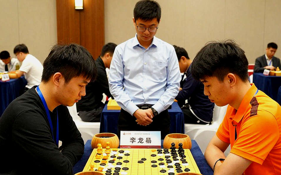 Hóa giải Scotch trong 60 phút: Mikhalchishin và cách chặn đứng khai cuộc từng đưa Kasparov lên đỉnh năm 2026