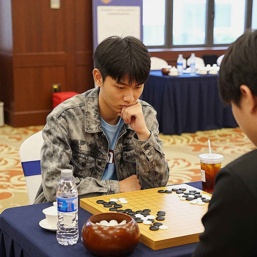 FIDE bỏ phiếu ngày 26 tháng 9 tại Samarkand: lời hứa đưa Carlsen trở lại và bài toán xung đột lợi ích của ứng viên Rosenstein