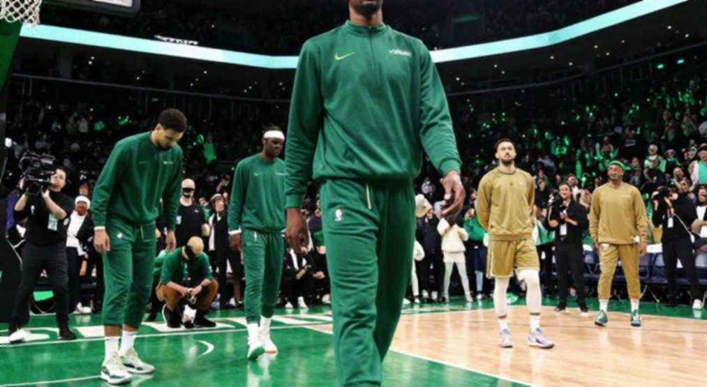 Kawhi Leonard trở lại Toronto: Ván cược nghìn tỷ của Raptors và cú ngã của một vương triều Kawhi Leonard trở lại Toronto: Ván cược nghìn tỷ của Raptors và cú ngã của một vương triều