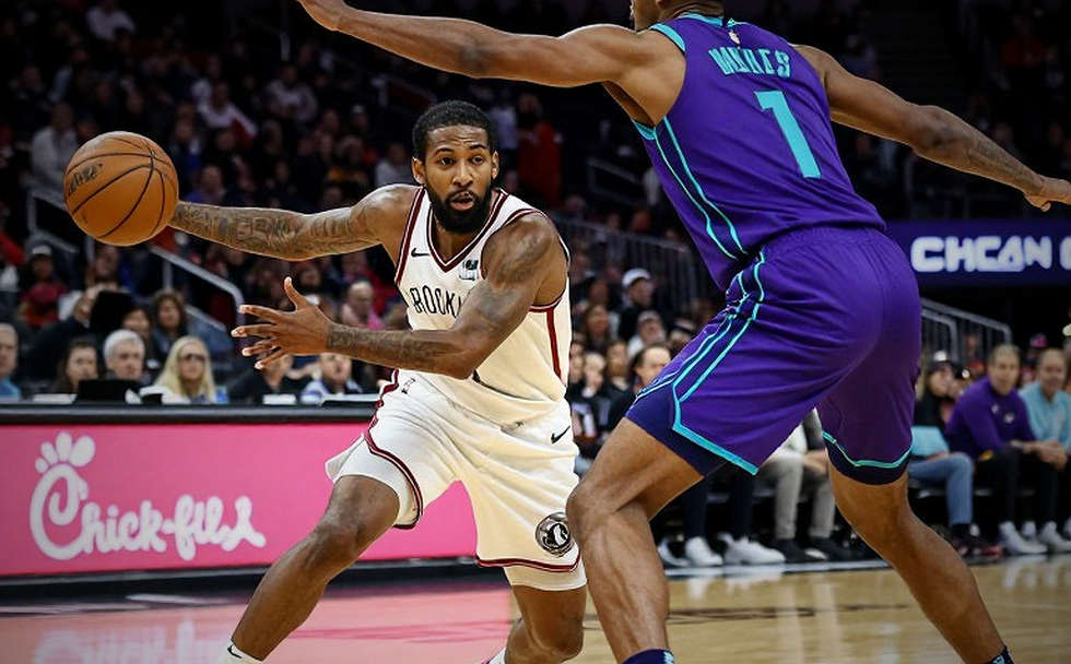 Tim Cone lên tiếng phủ nhận tin đồn rạn nứt với Justin Brownlee: 'Chúng tôi nợ anh ấy' Tim Cone lên tiếng phủ nhận tin đồn rạn nứt với Justin Brownlee: 'Chúng tôi nợ anh ấy'